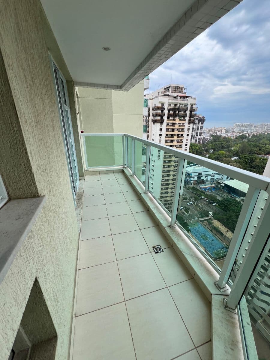 Lindo Apartamento mobiliado na Ponte Lúcio Costa Barra da Tijuca - Foto 1