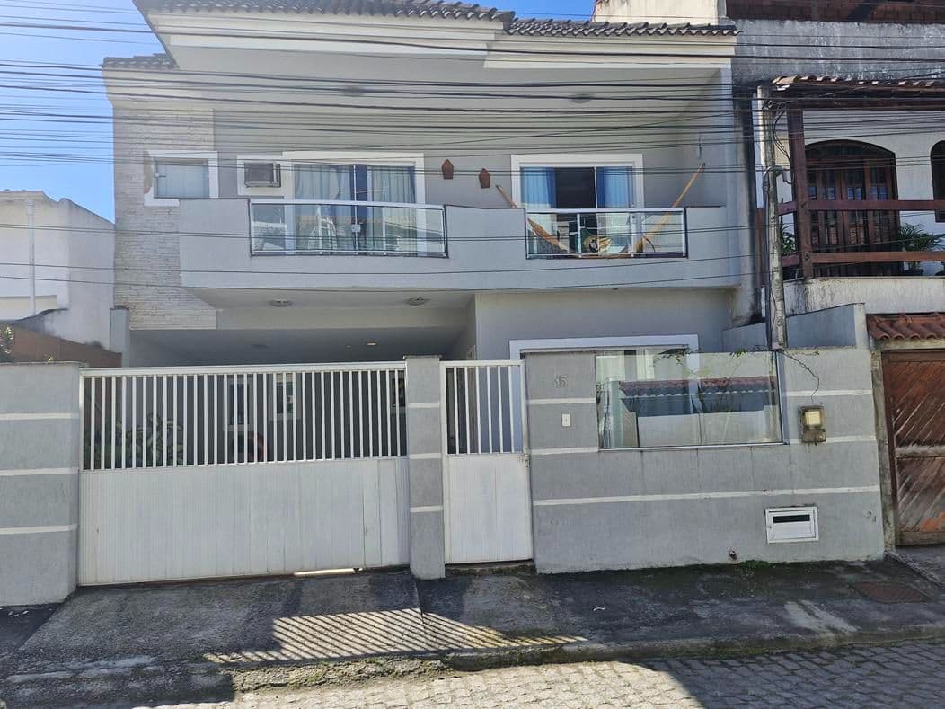 Taquara - Casa Duplex Cond. fechado - 200 m2 - 3 quartos, sendo 1 Suíte, Sala íntima/TV - 3 Vagas. - Foto 1